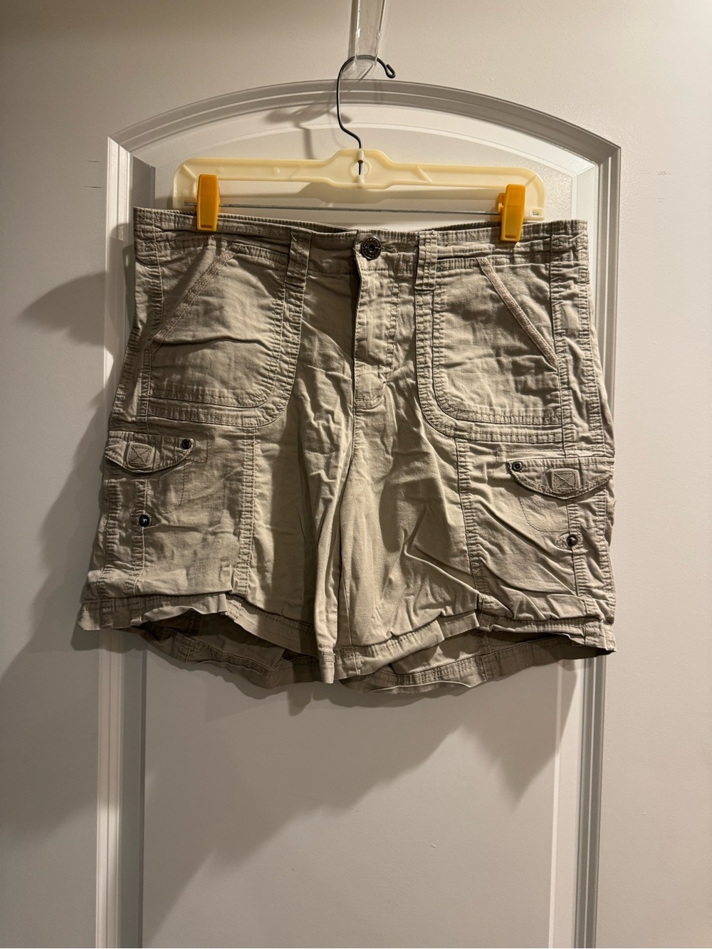 Women’s Utility Cargo Shorts - Khaki